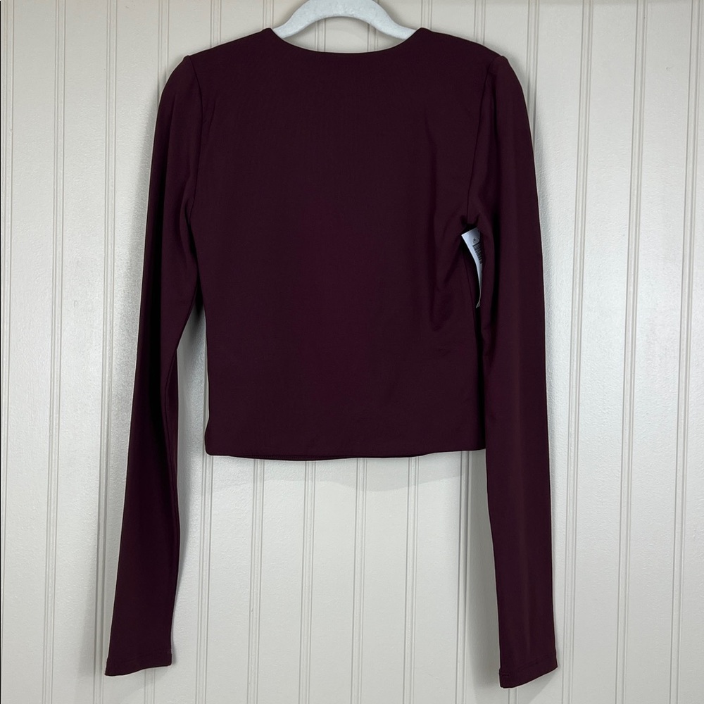 NWT Aritzia Babaton Women’s Contour Crew Long Sleeve Rich Maroon Size XS - Picture 4 of 9